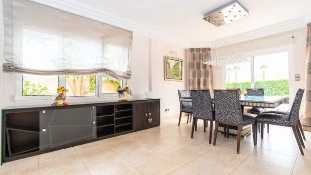 4 sovrum Villa till salu i Aguas Nuevas, Torrevieja med pool - 995 000 € (Ref: 8220327)