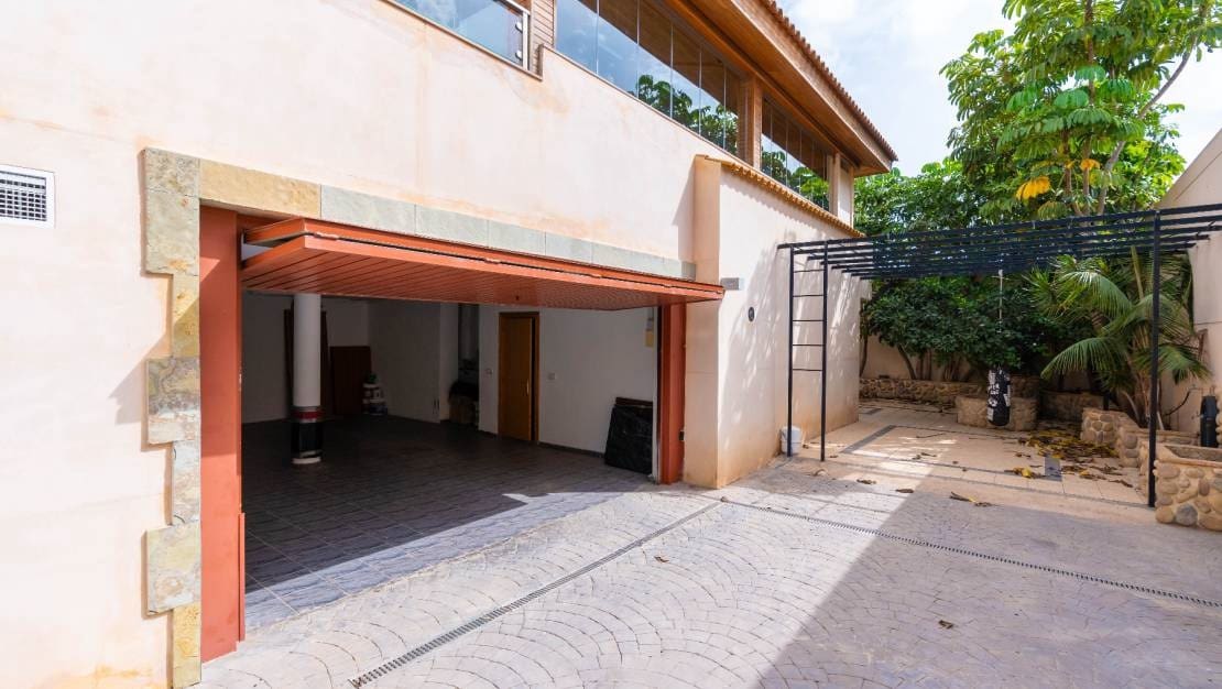 4 soveværelse Villa til salg i Aguas Nuevas med swimmingpool - € 995.000 (Ref: 8220327)