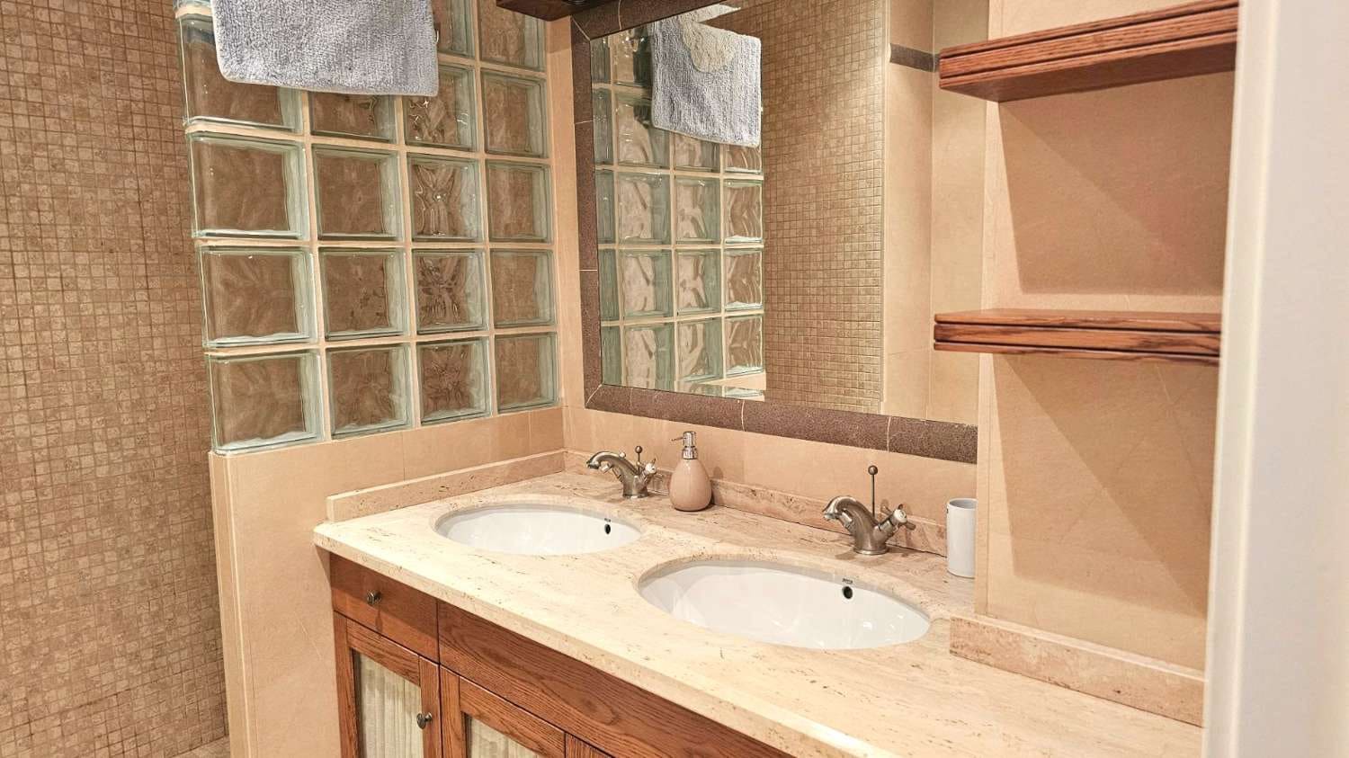 2 bedroom Apartment for sale in Torrevieja - € 267,000 (Ref: 8226031)