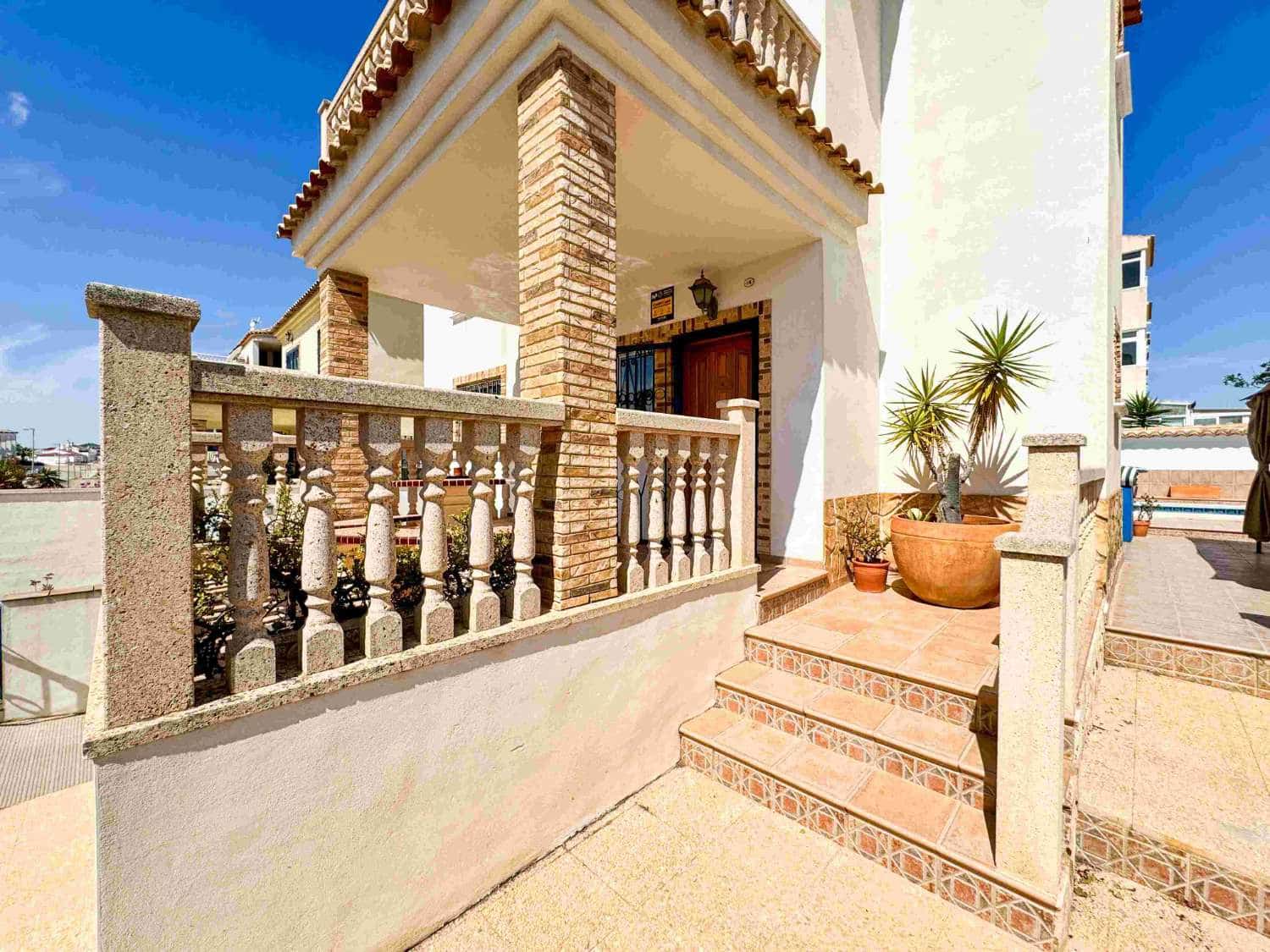 4 bedroom Villa for sale in Orihuela with pool - € 400,000 (Ref: 8353759)