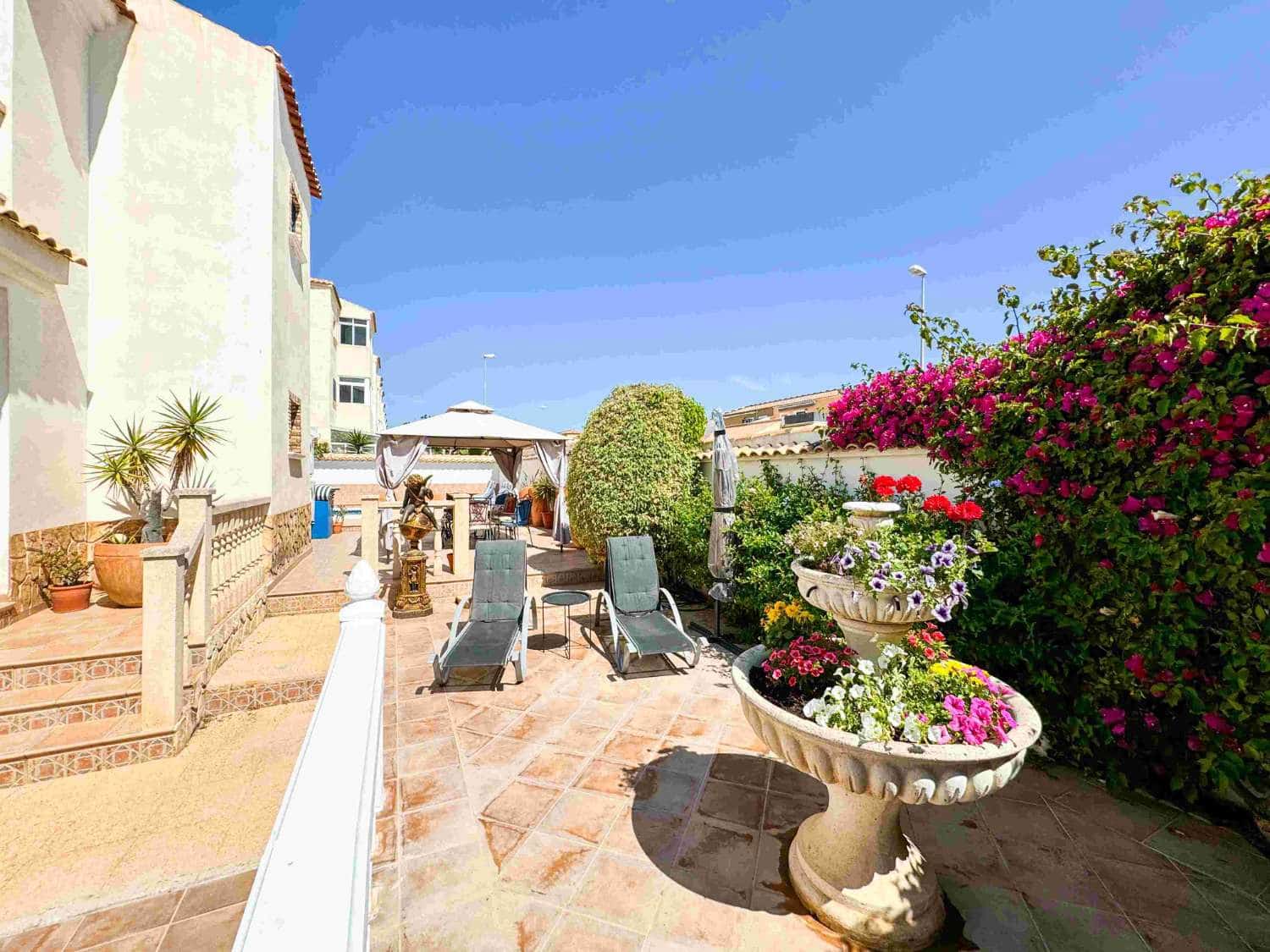 4 bedroom Villa for sale in Orihuela with pool - € 400,000 (Ref: 8353759)