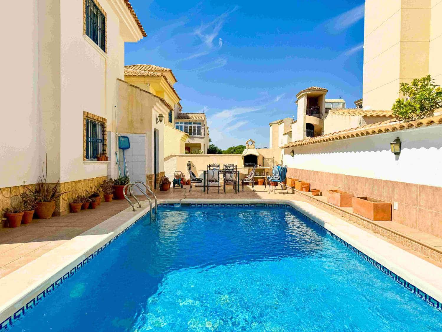 4 bedroom Villa for sale in Orihuela with pool - € 400,000 (Ref: 8353759)