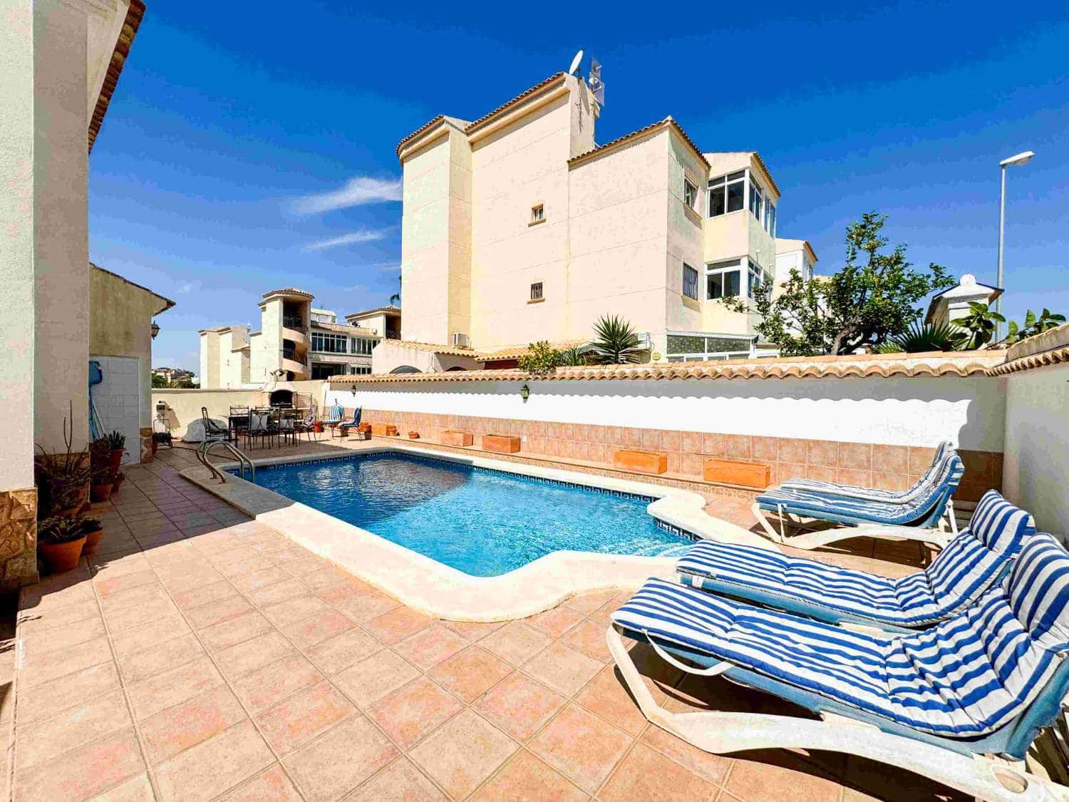 4 bedroom Villa for sale in Orihuela with pool - € 400,000 (Ref: 8353759)