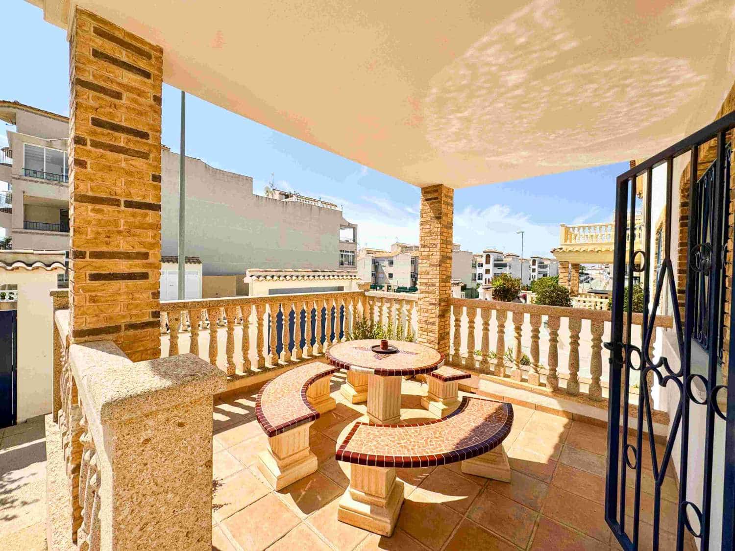 4 bedroom Villa for sale in Orihuela with pool - € 400,000 (Ref: 8353759)