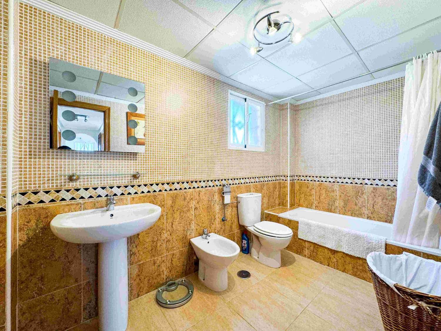 4 bedroom Villa for sale in Orihuela with pool - € 400,000 (Ref: 8353759)