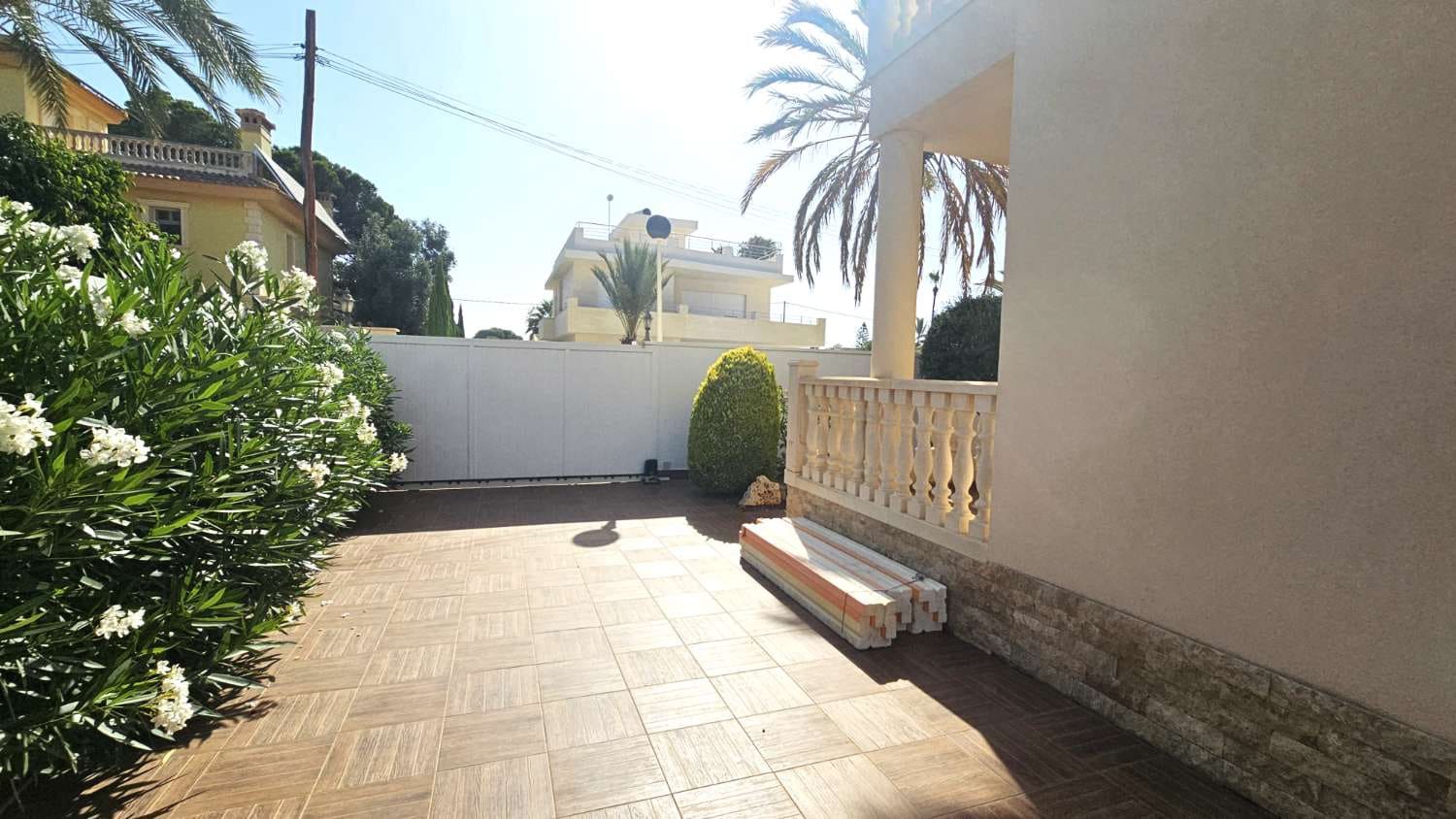 4 bedroom Villa for sale in Orihuela with pool - € 910,000 (Ref: 8423197)