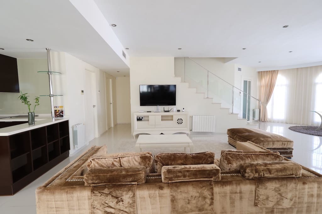 5 bedroom Villa for sale in Rojales with pool garage - € 860,000 (Ref: 8477795)