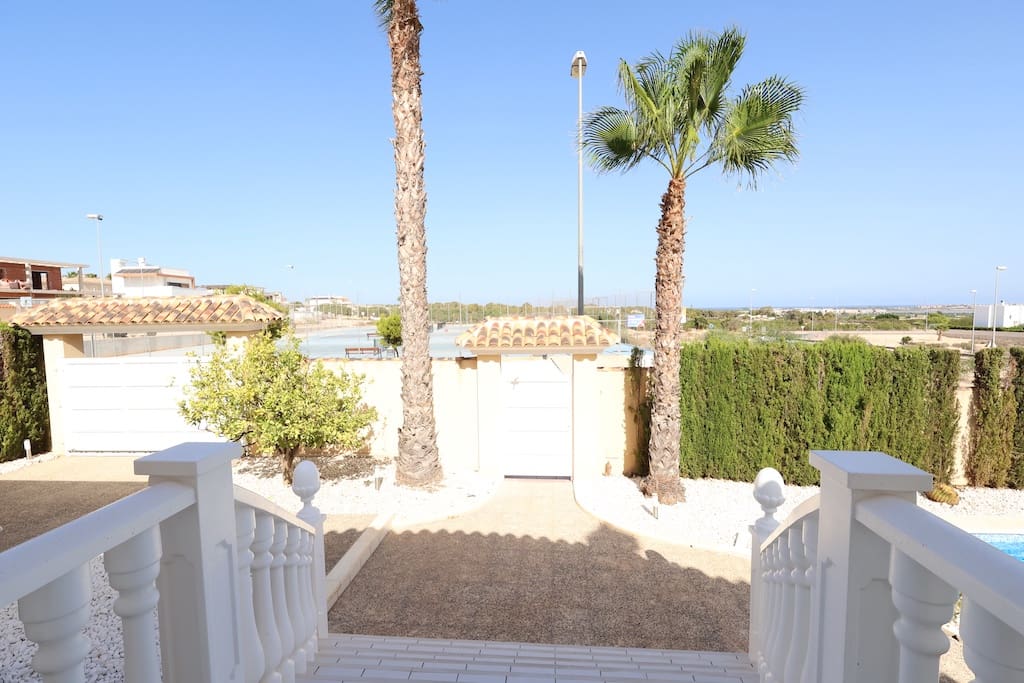 5 bedroom Villa for sale in Rojales with pool garage - € 860,000 (Ref: 8477795)