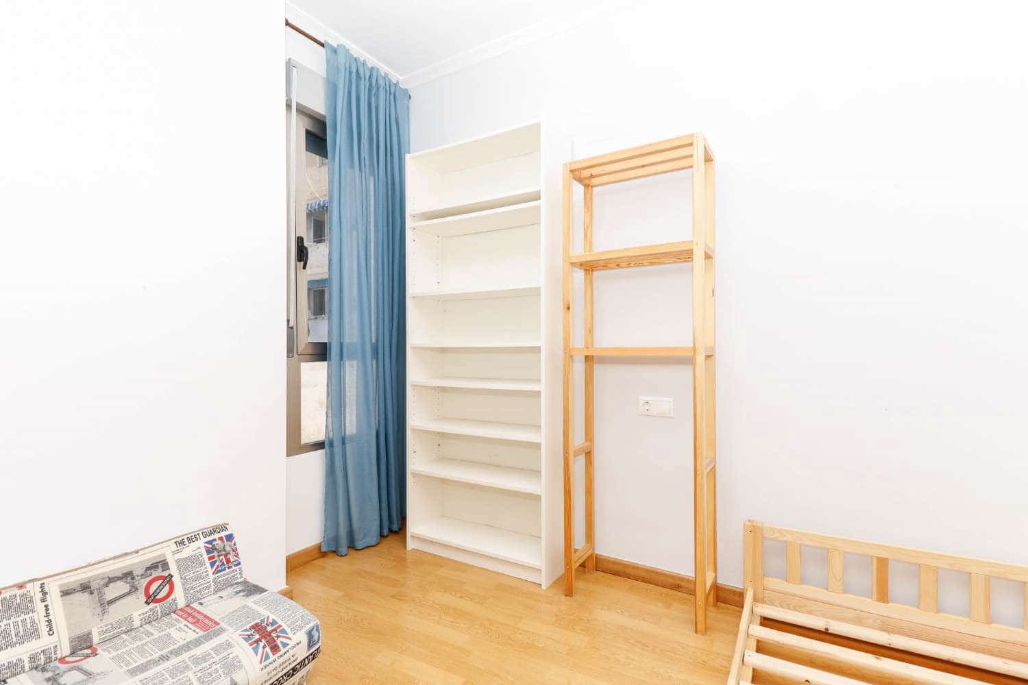 3 bedroom Flat for sale in Torrevieja with garage - € 248,000 (Ref: 8490714)