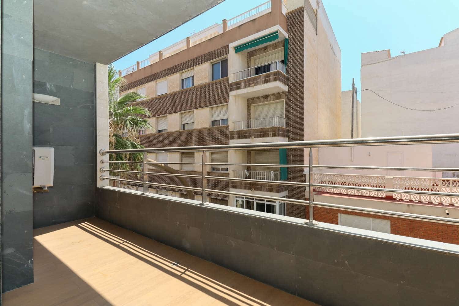 3 bedroom Flat for sale in Torrevieja with garage - € 248,000 (Ref: 8490714)