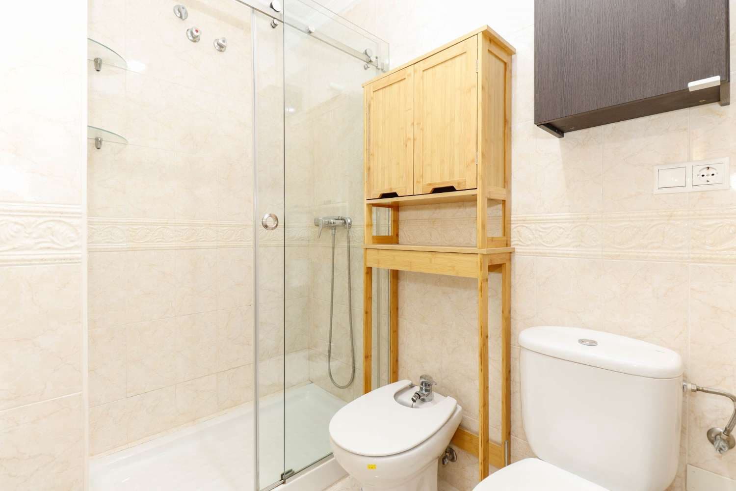 3 bedroom Flat for sale in Torrevieja with garage - € 248,000 (Ref: 8490714)