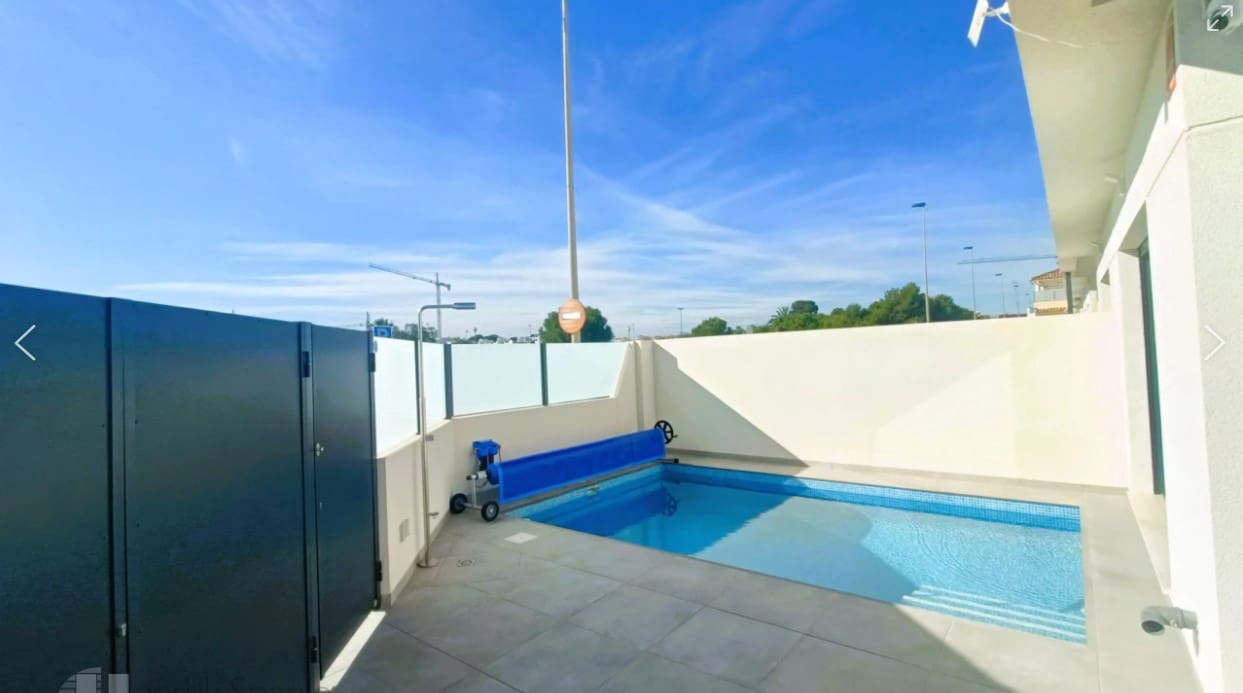 3 soveværelse Rækkehus til salg i Santiago de la Ribera med swimmingpool - € 369.900 (Ref: 8550982)