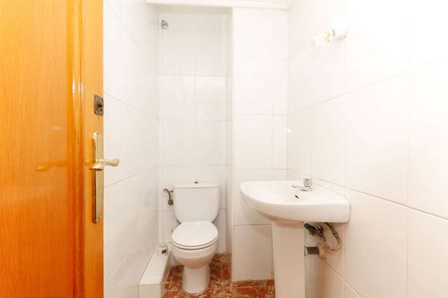 Kommersiell til salgs i Torrevieja - € 298 000 (Ref: 8561277)