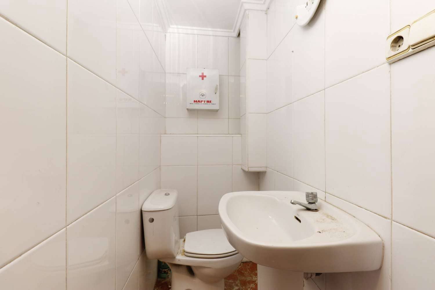 Erhverv til salg i Torrevieja - € 298.000 (Ref: 8561277)