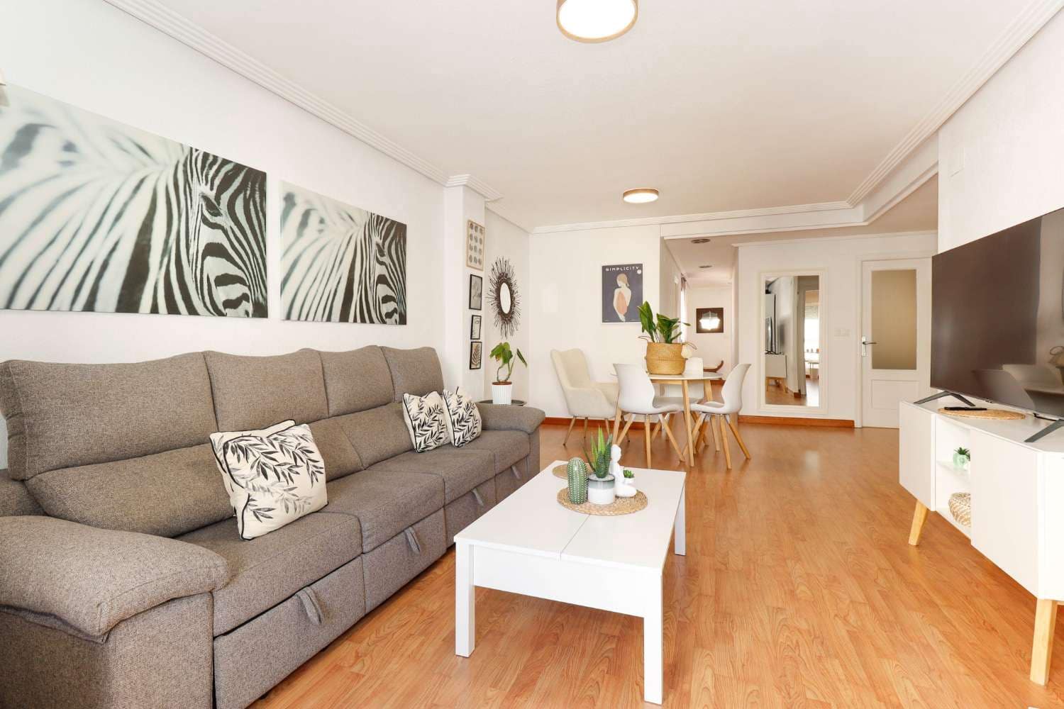 3 bedroom Apartment for sale in Torrevieja - € 189,000 (Ref: 8570363)