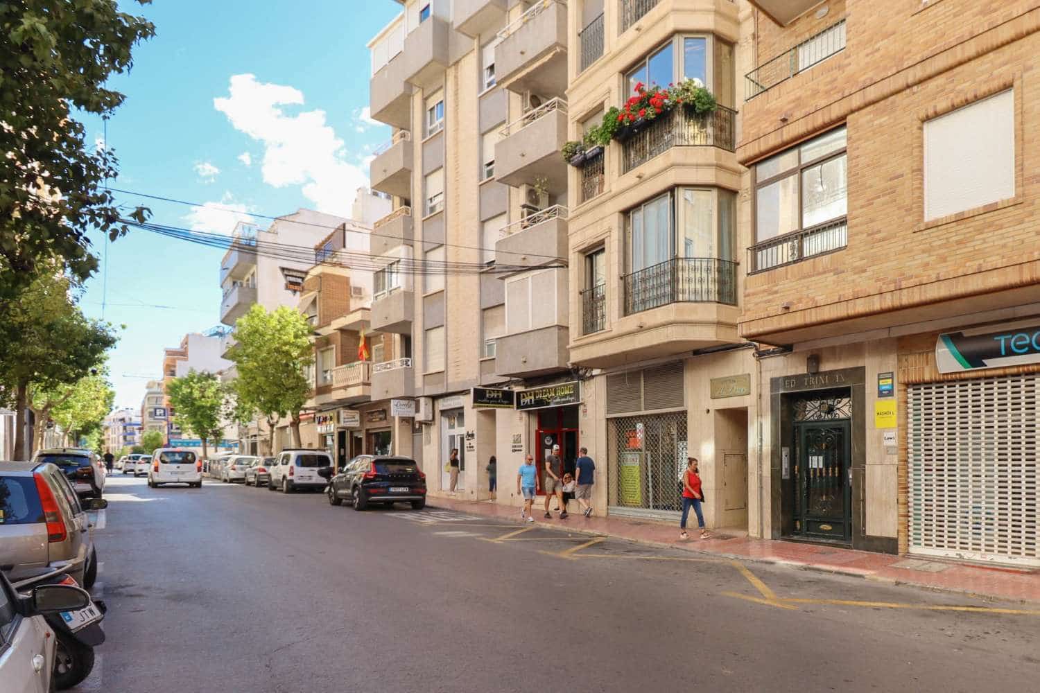 3 bedroom Apartment for sale in Torrevieja - € 189,000 (Ref: 8570363)