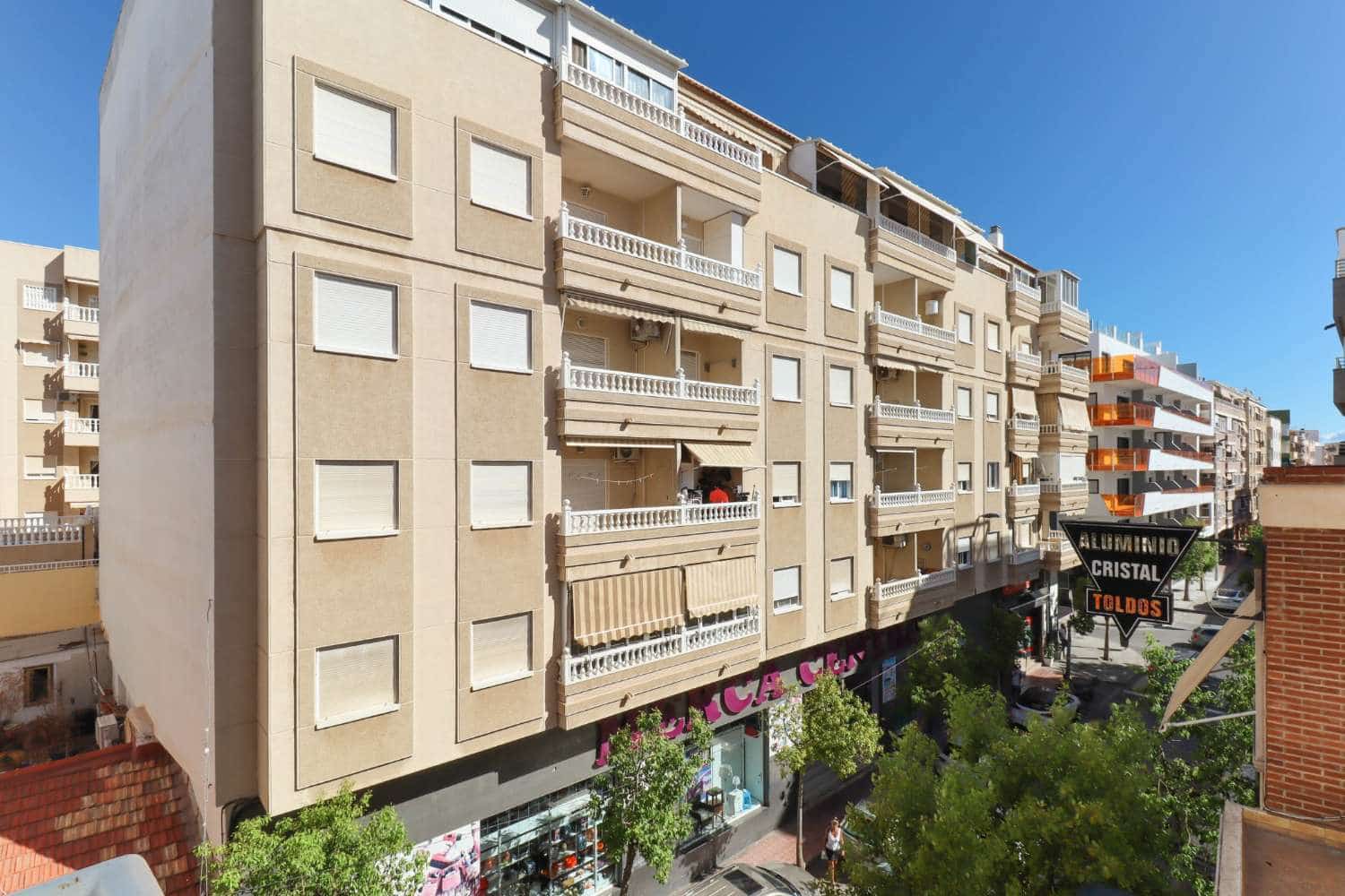 3 bedroom Apartment for sale in Torrevieja - € 189,000 (Ref: 8570363)