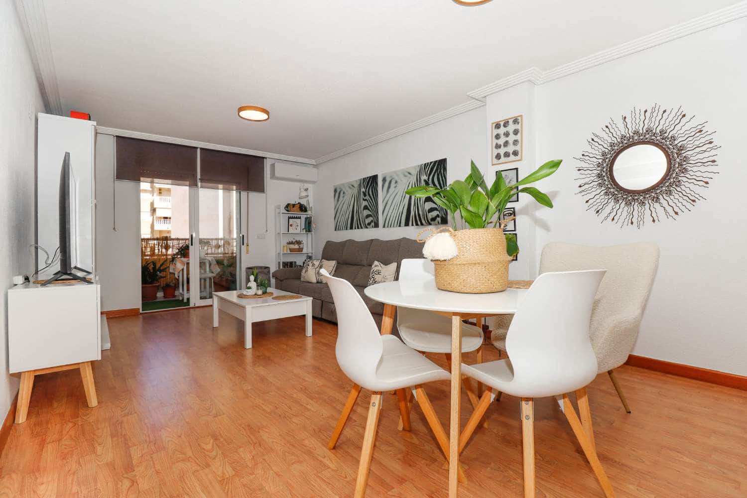 3 bedroom Apartment for sale in Torrevieja - € 189,000 (Ref: 8570363)