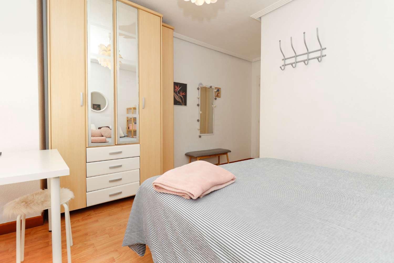 3 bedroom Apartment for sale in Torrevieja - € 189,000 (Ref: 8570363)