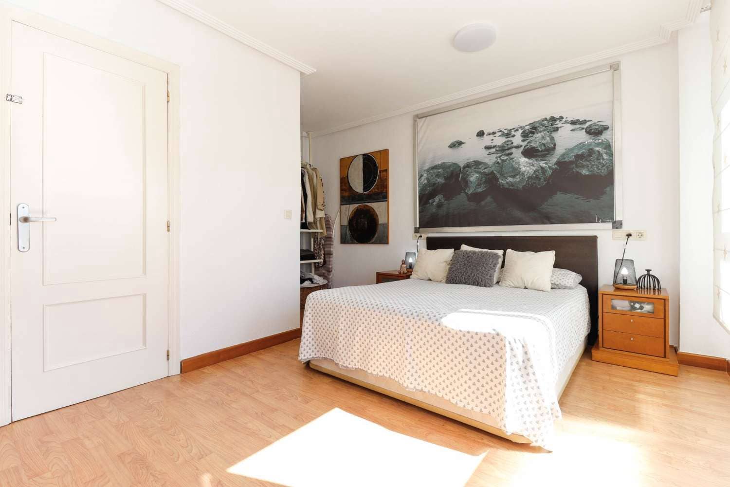 3 bedroom Apartment for sale in Torrevieja - € 189,000 (Ref: 8570363)