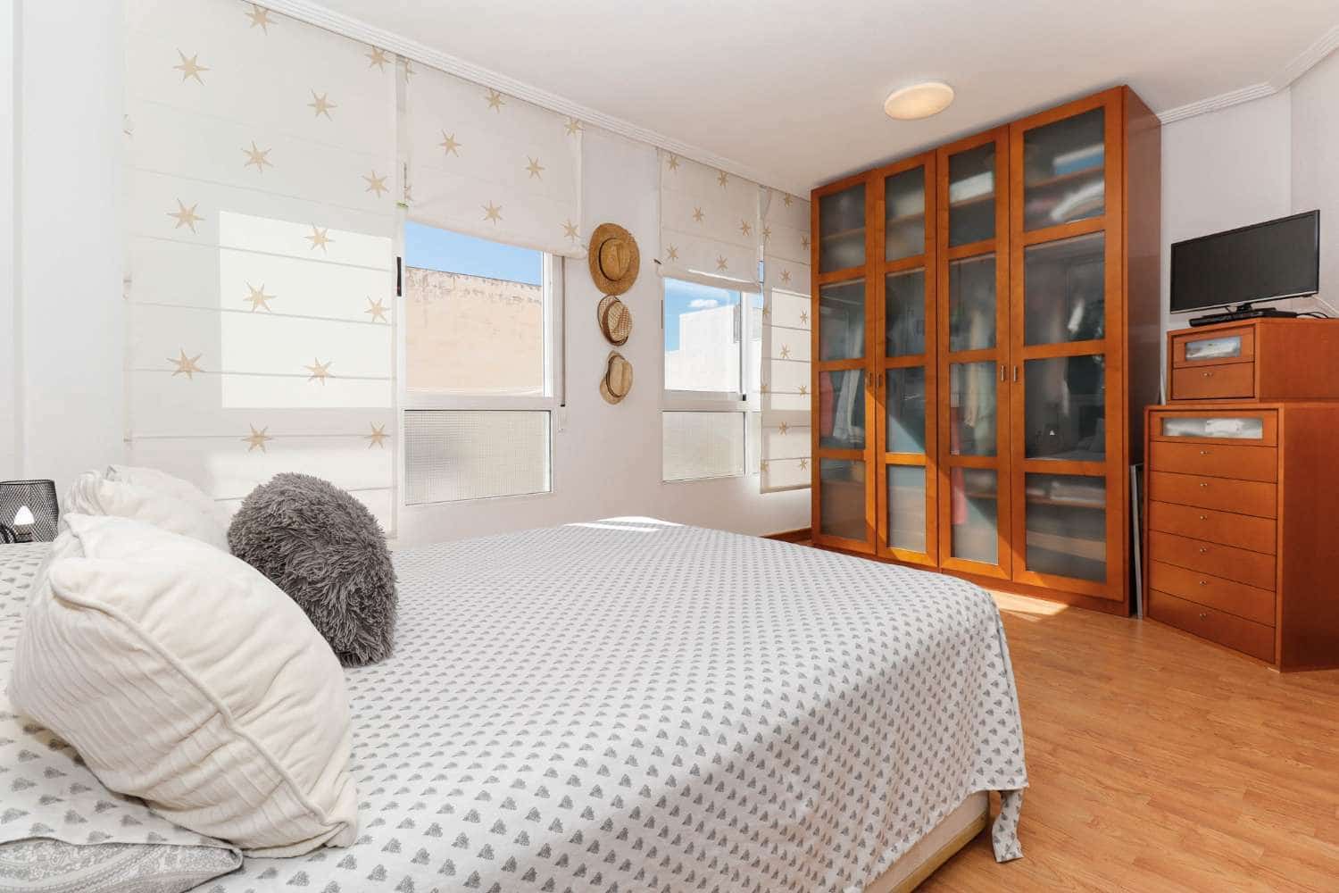 3 bedroom Apartment for sale in Torrevieja - € 189,000 (Ref: 8570363)