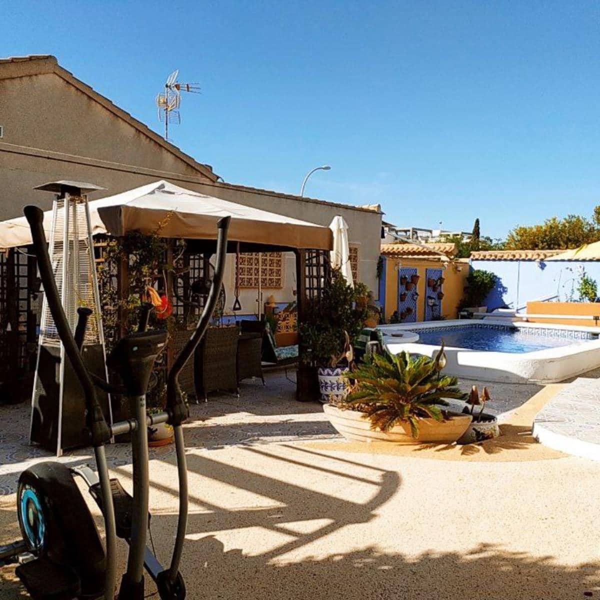 4 bedroom Villa for sale in Orihuela with pool - € 369,950 (Ref: 8582051)