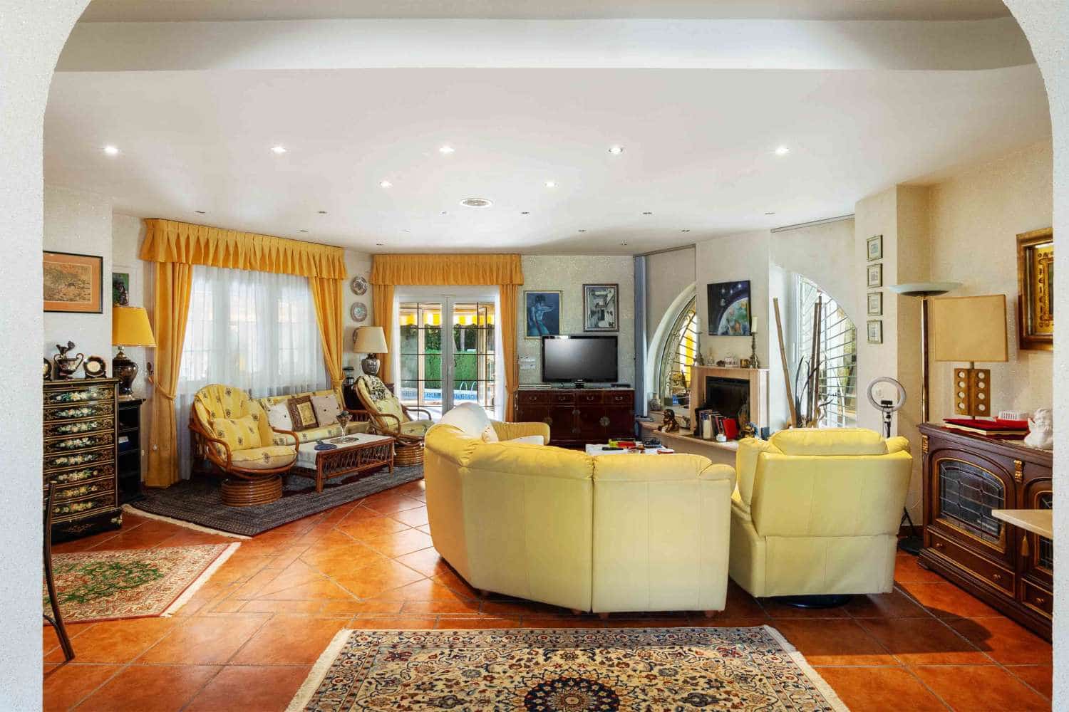 3 bedroom Villa for sale in Orihuela with pool - € 1,750,000 (Ref: 8597130)