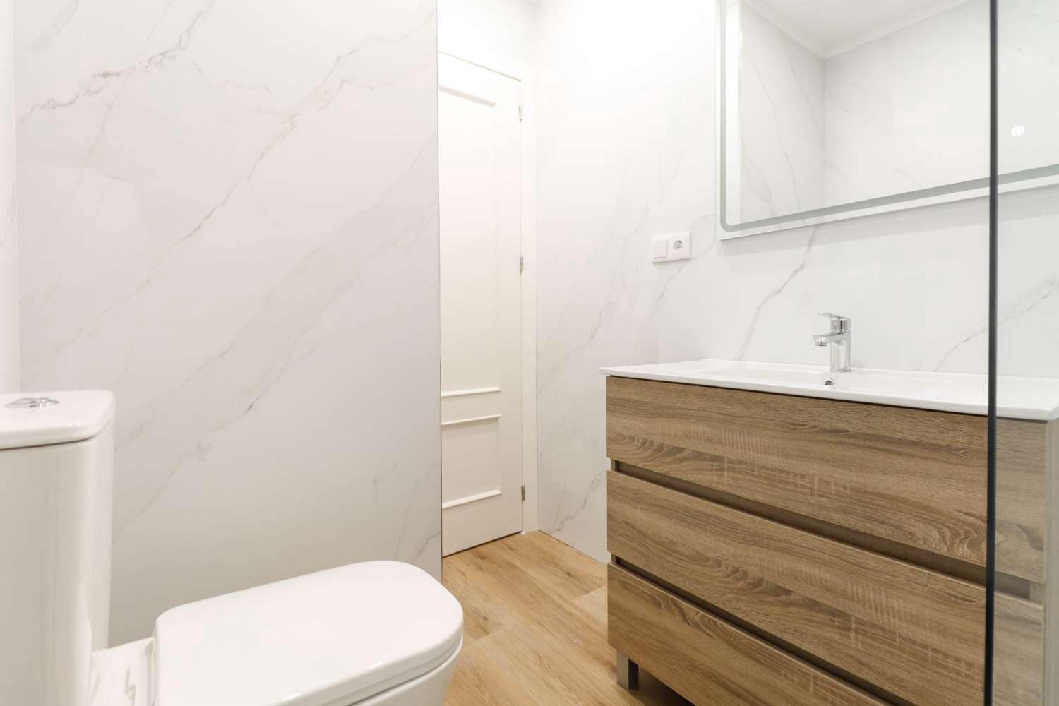 Apartamento de 2 habitaciones en Torrevieja en venta - 159.000 € (Ref: 8640906)