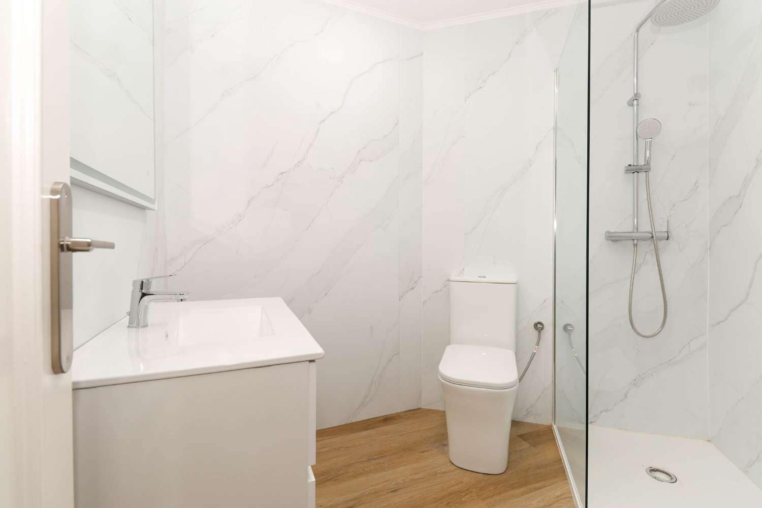 Apartamento de 2 habitaciones en Torrevieja en venta - 159.000 € (Ref: 8640906)