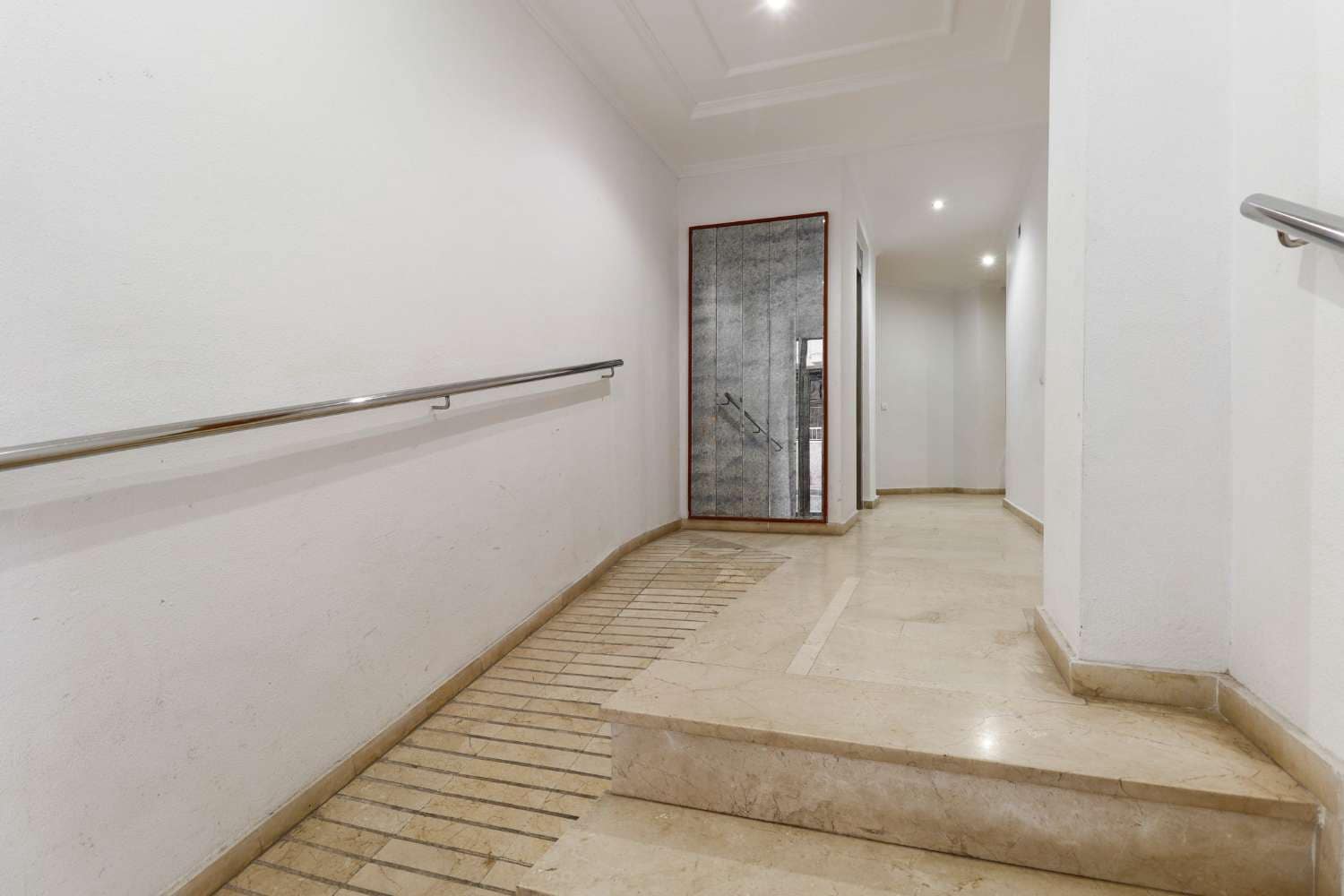 Apartamento de 2 habitaciones en Torrevieja en venta - 159.000 € (Ref: 8640906)