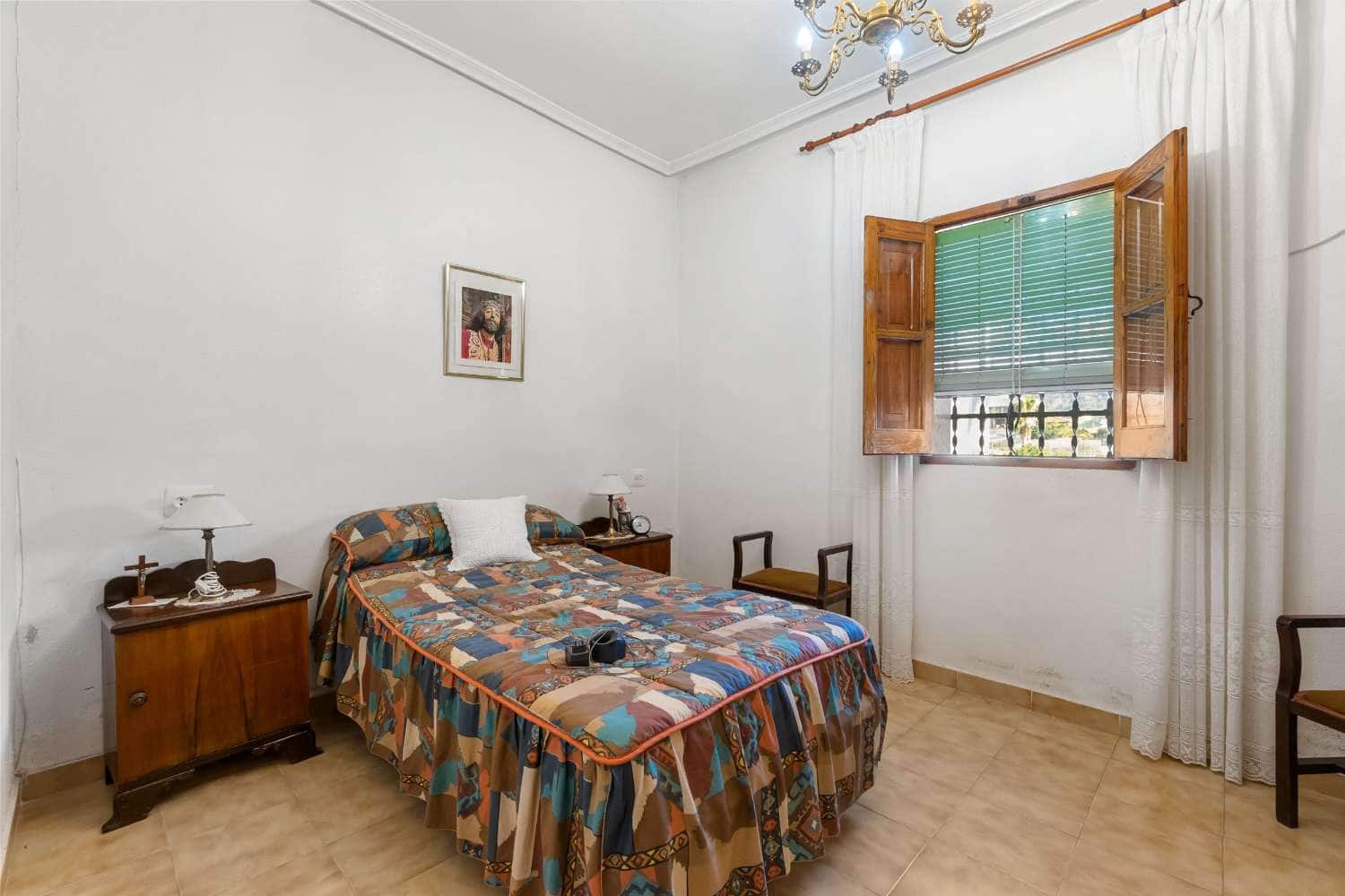 4 soveværelse Finca/Landehus til salg i Orihuela med garage - € 250.000 (Ref: 8726943)