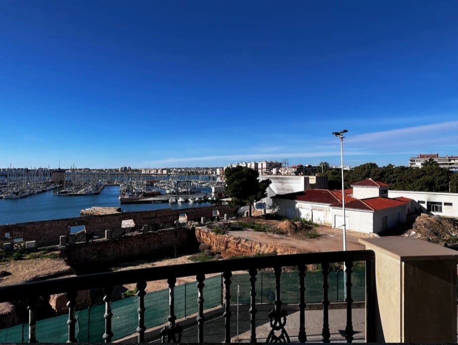 3 camera da letto Appartamento in vendita in Torrevieja con garage - 450.000 € (Rif: 8734989)