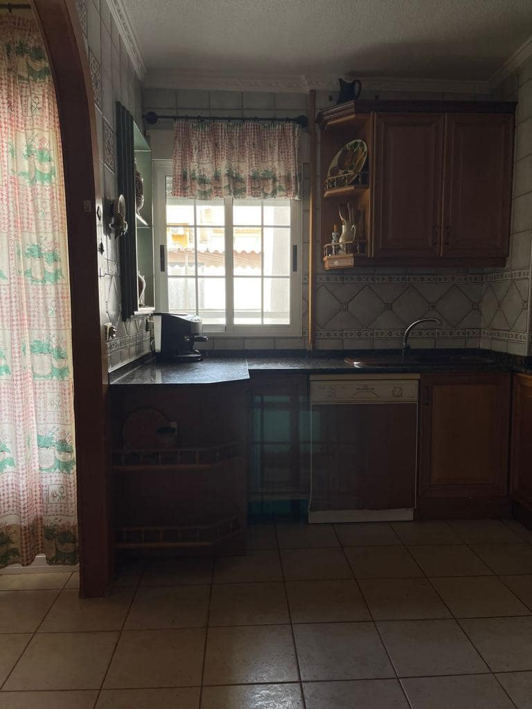 4 slaapkamer Flat te koop in Torrevieja - € 550.000 (Ref: 8754467)
