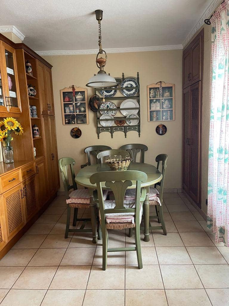 4 slaapkamer Flat te koop in Torrevieja - € 550.000 (Ref: 8754467)
