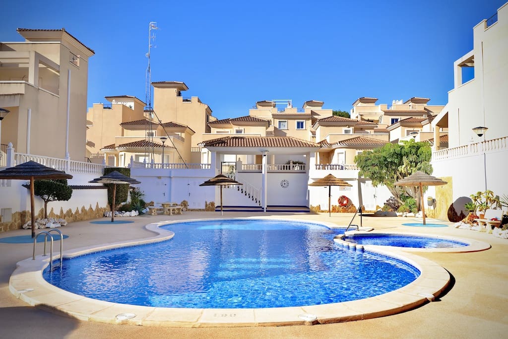 4 soveværelse Villa til salg i San Miguel de Salinas med swimmingpool garage - € 320.000 (Ref: 8759814)