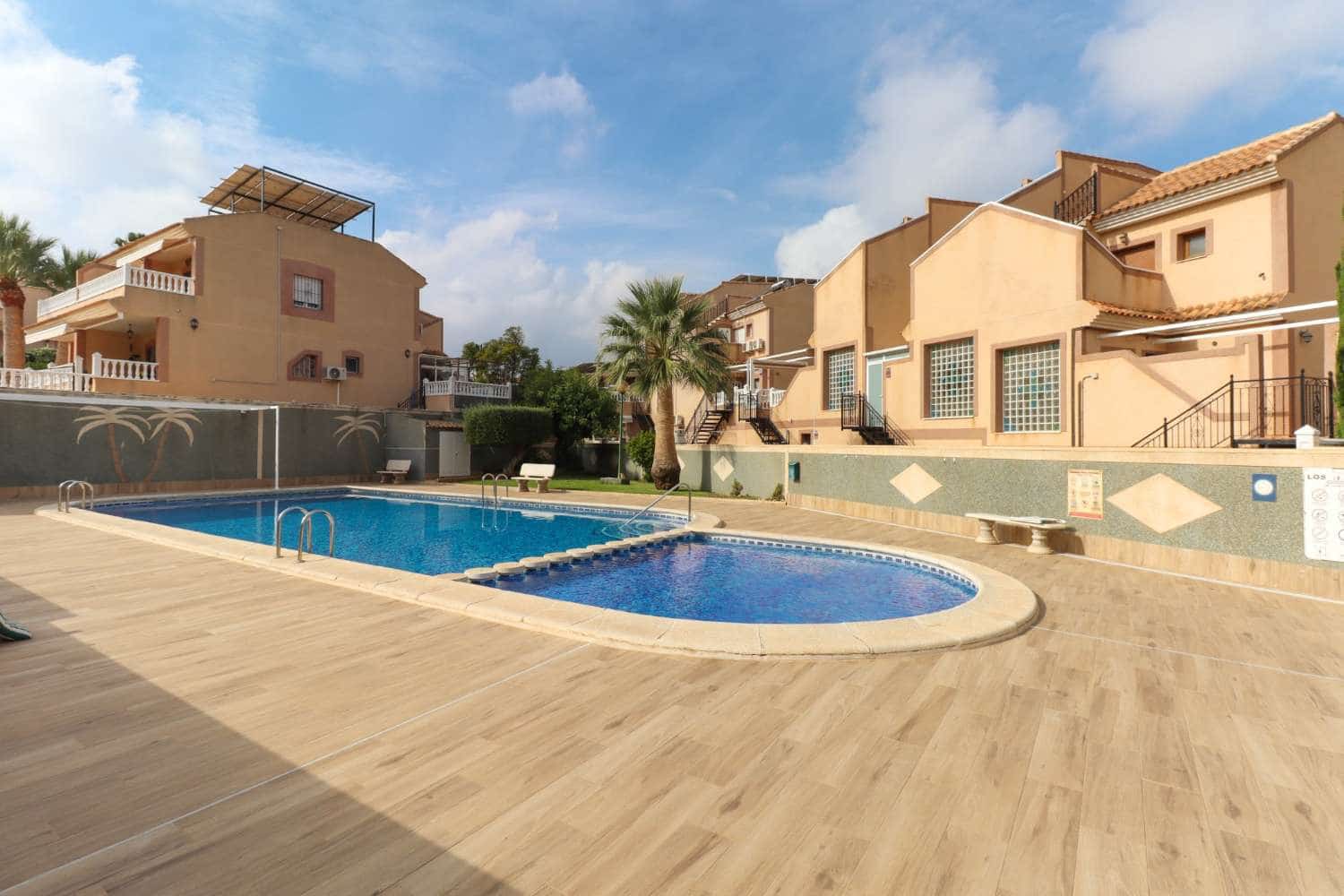 4 soveværelse Rækkehus til salg i Torrevieja med swimmingpool - € 450.000 (Ref: 8766668)