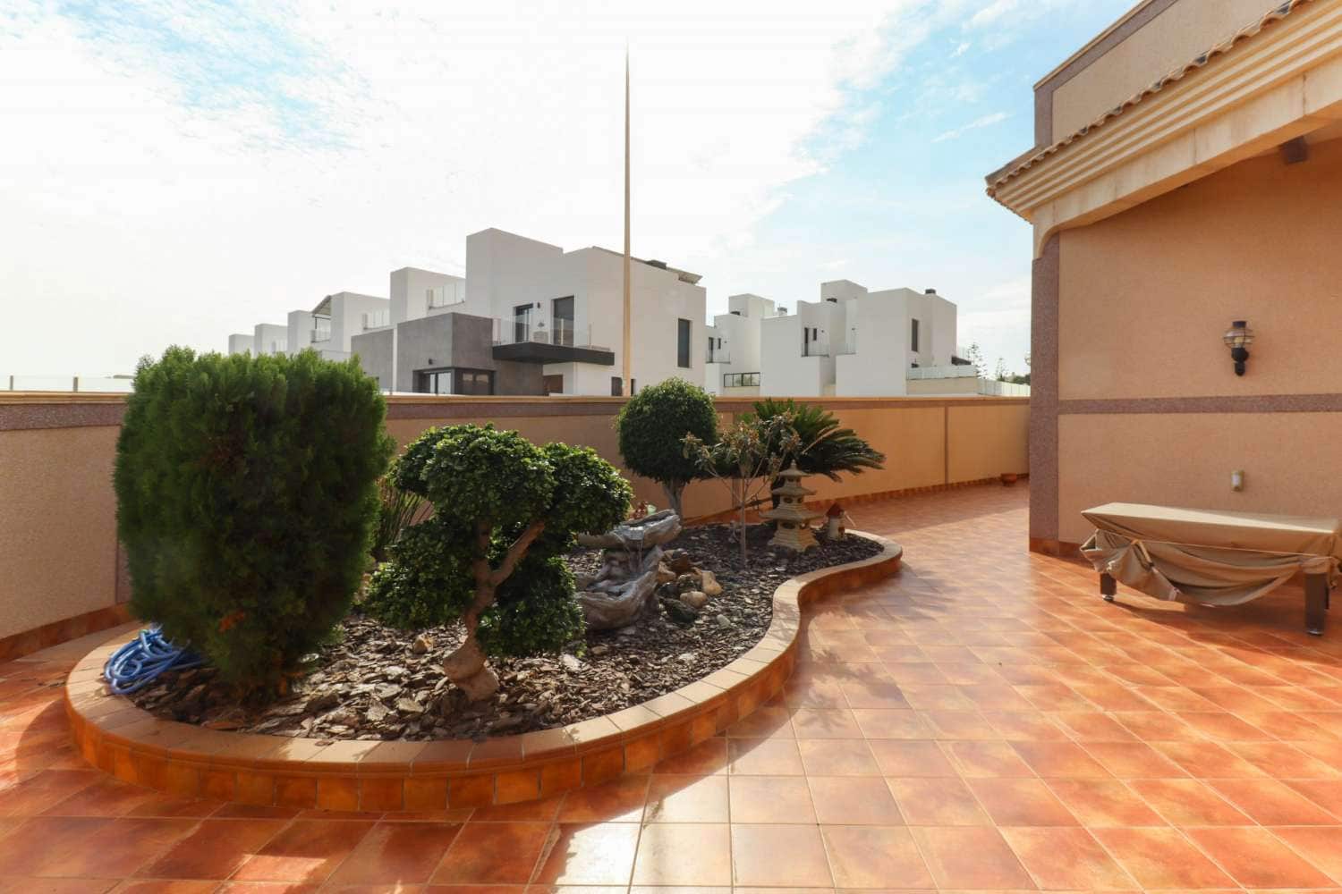 4 soveværelse Rækkehus til salg i Torrevieja med swimmingpool - € 450.000 (Ref: 8766668)