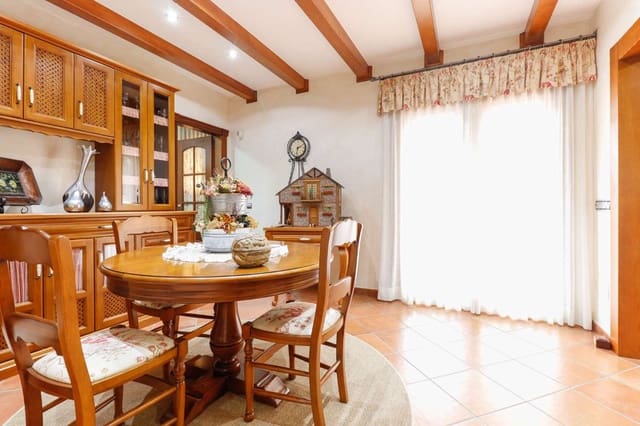 4 bedroom Terraced Villa for sale in Torrevieja with pool - € 450,000 (Ref: 8766668)