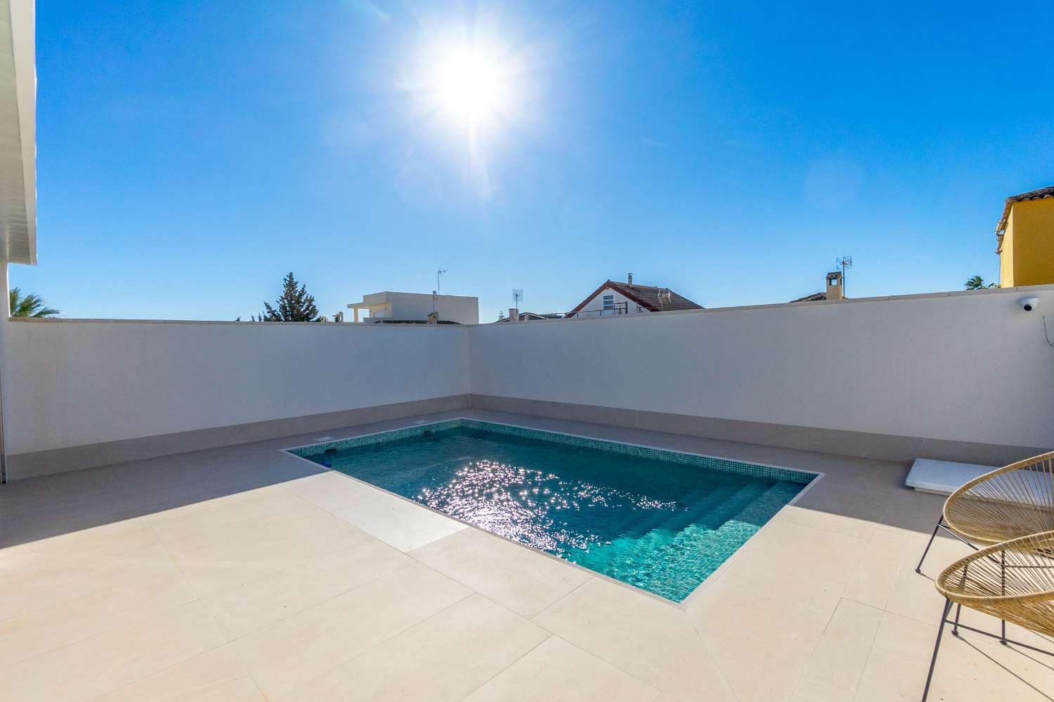 3 makuuhuone Huvila myytävänä paikassa Torrevieja mukana uima-altaan 
autotalli - 499 000 € (Ref: 8783570)