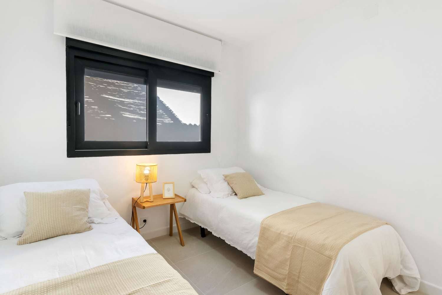 3 makuuhuone Huvila myytävänä paikassa Torrevieja mukana uima-altaan 
autotalli - 499 000 € (Ref: 8783570)