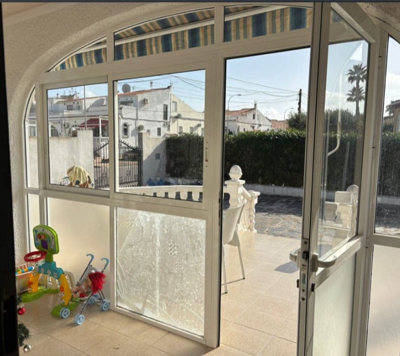 2 soveværelse Villa til salg i Torrevieja med swimmingpool garage - € 360.000 (Ref: 8817232)