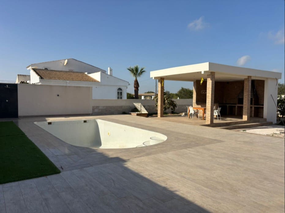 2 soveværelse Villa til salg i Torrevieja med swimmingpool garage - € 360.000 (Ref: 8817232)