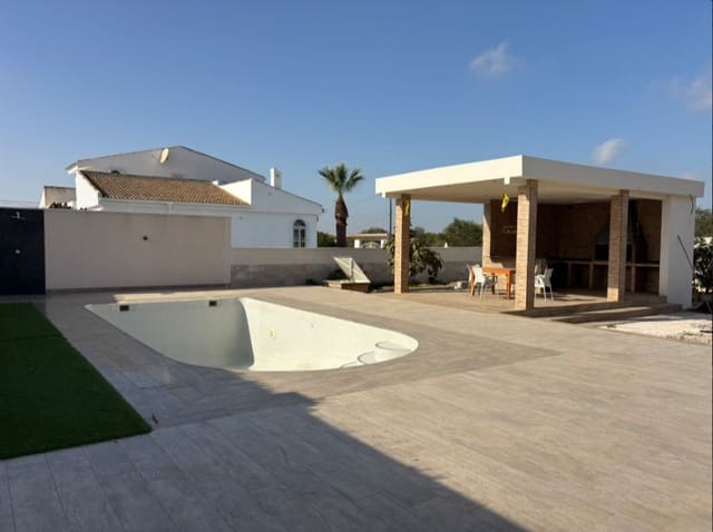 2 soveværelse Villa til salg i Torrevieja med swimmingpool garage - € 360.000 (Ref: 8817232)