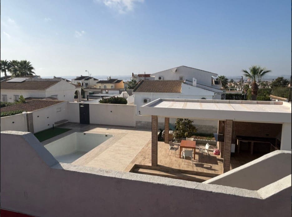 2 soveværelse Villa til salg i Torrevieja med swimmingpool garage - € 360.000 (Ref: 8817232)