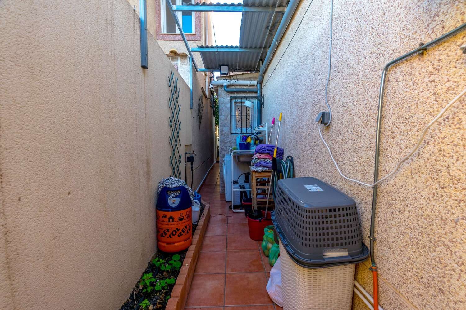 3 makuuhuone Bungalow myytävänä paikassa Torrevieja mukana uima-altaan - 235 000 € (Ref: 8821945)