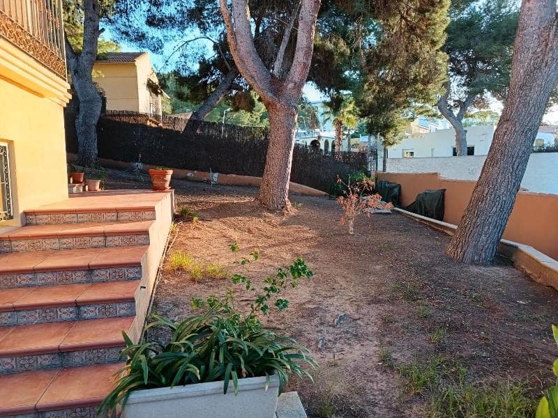 5 soveværelse Villa til salg i Torrevieja med swimmingpool - € 441.000 (Ref: 8824834)