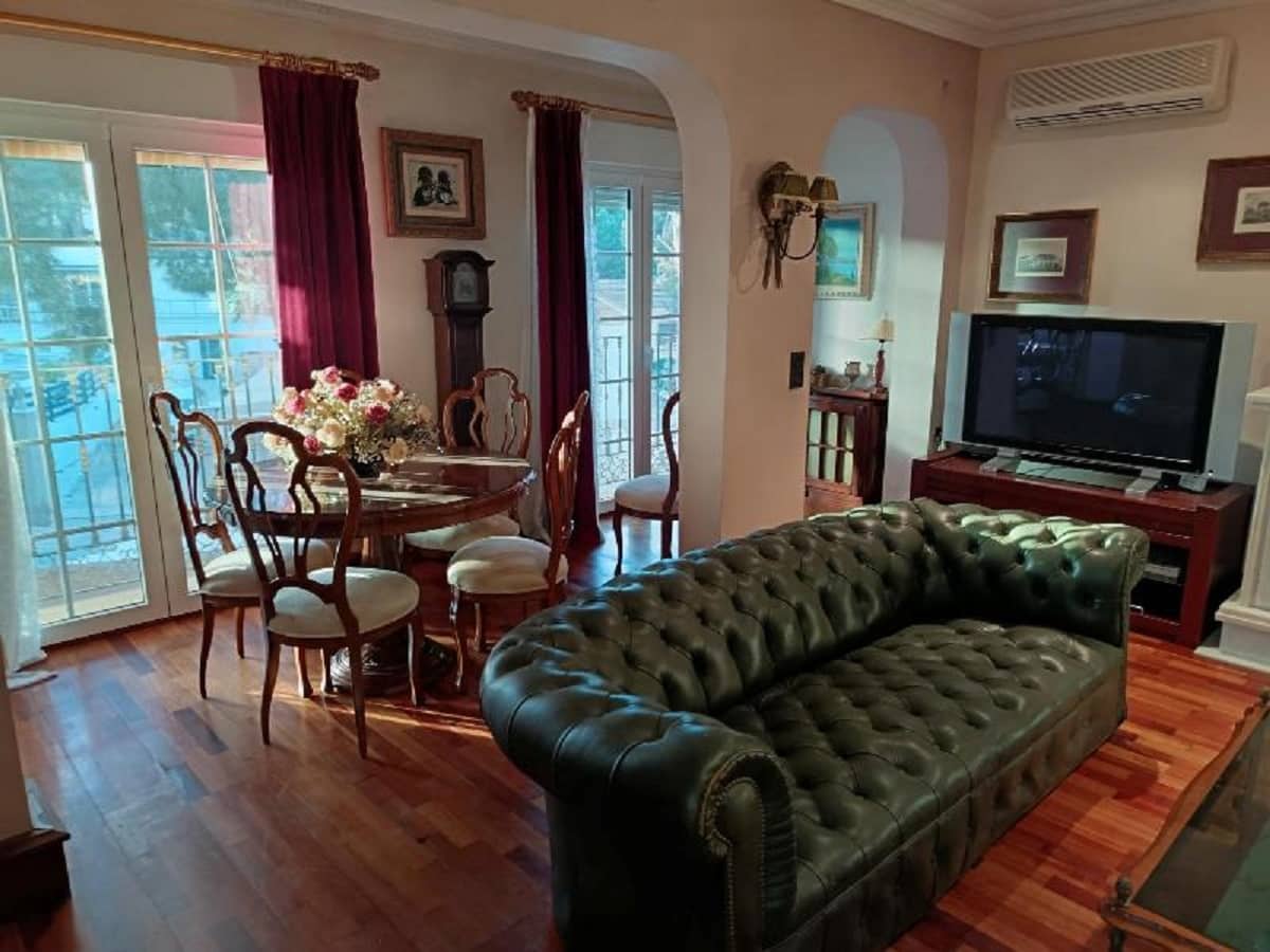 5 soveværelse Villa til salg i Torrevieja med swimmingpool - € 441.000 (Ref: 8824834)