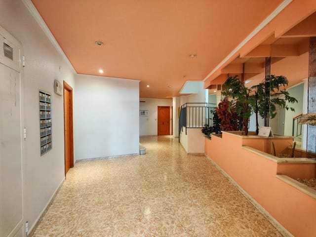 2 slaapkamer Appartement te koop in Torrevieja met zwembad garage - € 143.900 (Ref: 8834201)