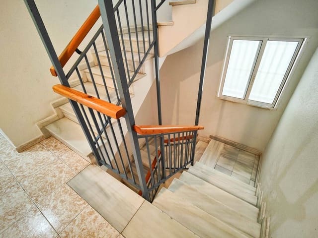 2 slaapkamer Appartement te koop in Torrevieja met zwembad garage - € 143.900 (Ref: 8834201)