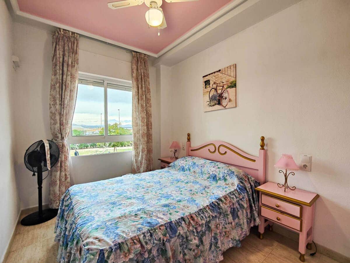 2 slaapkamer Appartement te koop in Torrevieja met zwembad garage - € 143.900 (Ref: 8834201)